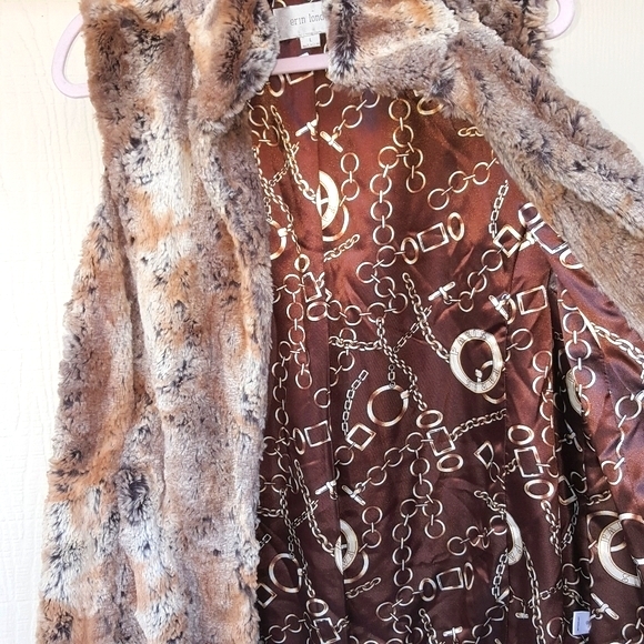 🔥LAST CHANCE!! DONATING!!🔥 L ERIN LONDON BROWN & TAN FAUX LEATHER PELT VEST - Picture 4 of 8